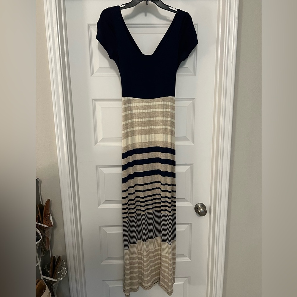 Pink Lily Maxi Dress. Size medium.